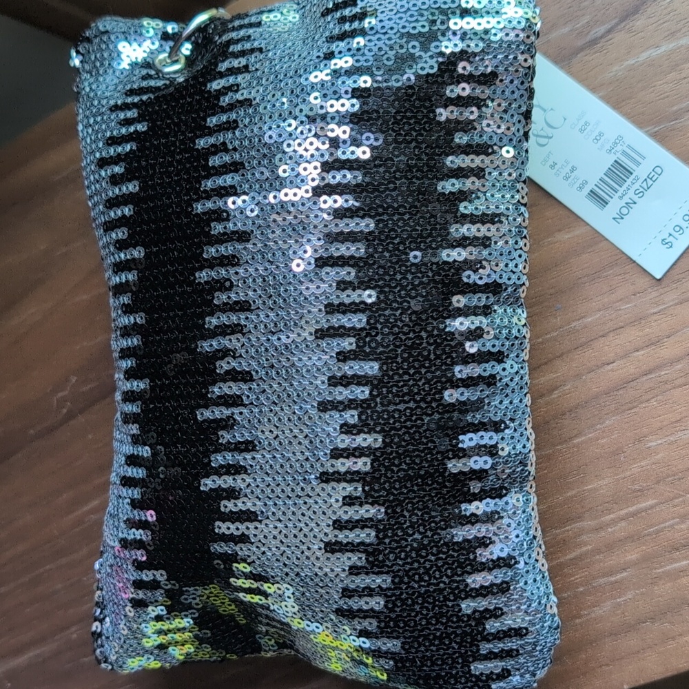 NWT New York & Co. Black and Silver Sequin Clutch **Final Price** - Picture 15 of 15